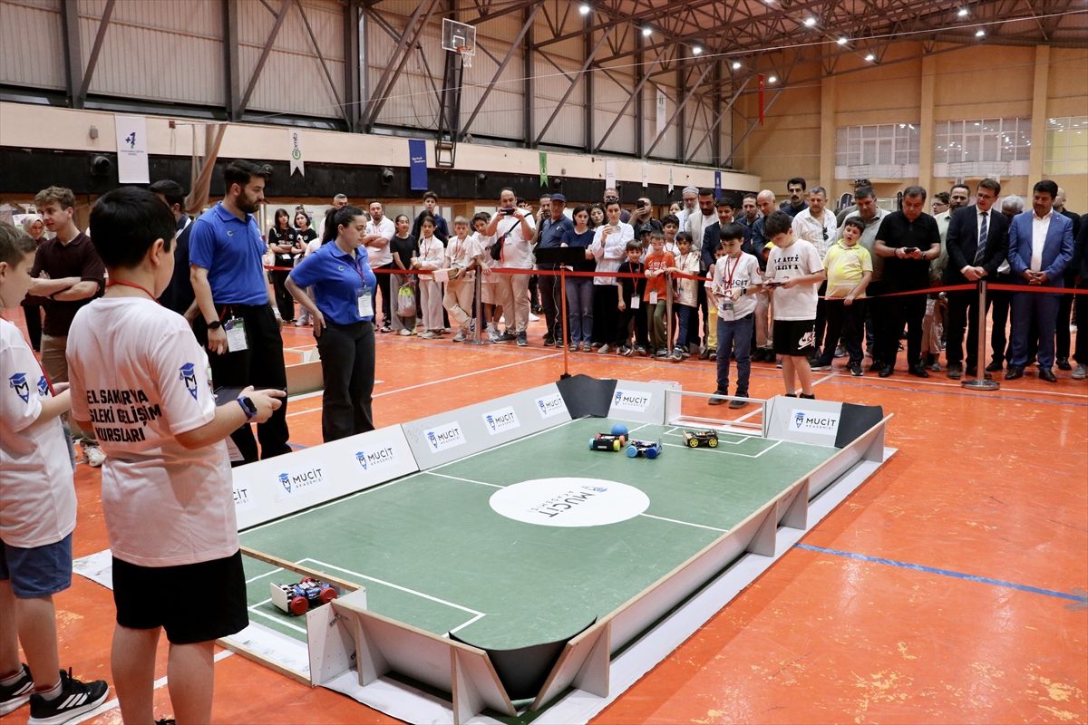 Sakarya’da Robot ve Teknoloji Olimpiyatları Başladı