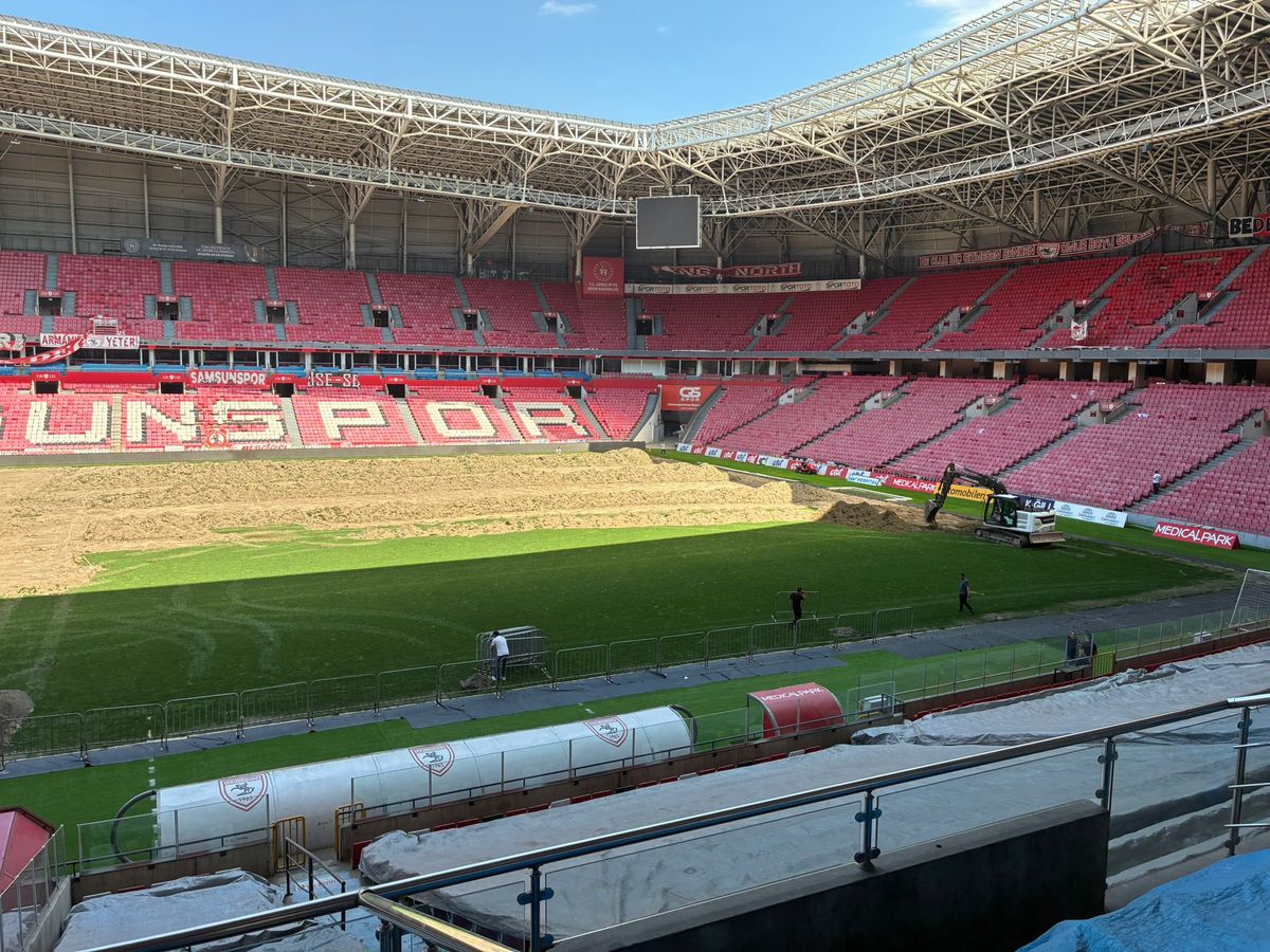Samsun Stadyumu’nda Zemin Yenileme Çalışmaları