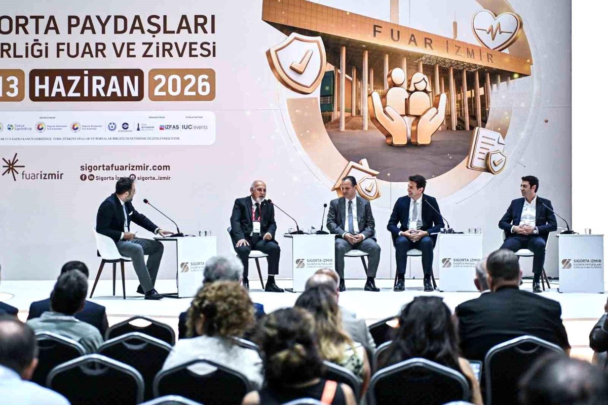 Sigorta İzmir Zirvesi’nde Geleceğin Sigortacılığı Tartışıldı
