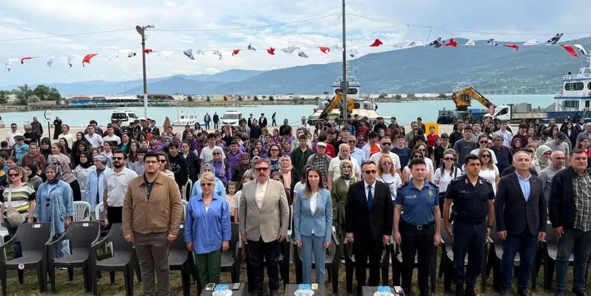 Sinop’ta çocuklar sanat, müzik ve sporla buluştu