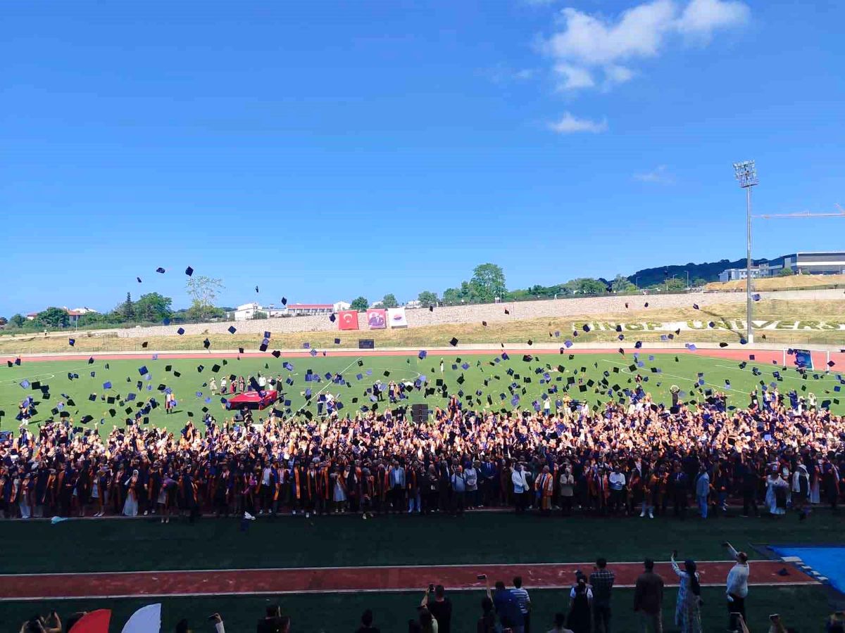 Sinop Üniversitesi Mezuniyet Coşkusu
