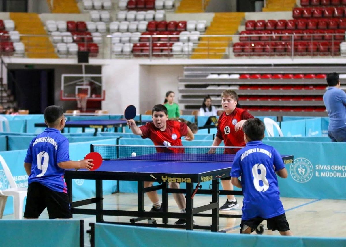 Sivas’ta Minik Masa Tenisi Müsabakaları