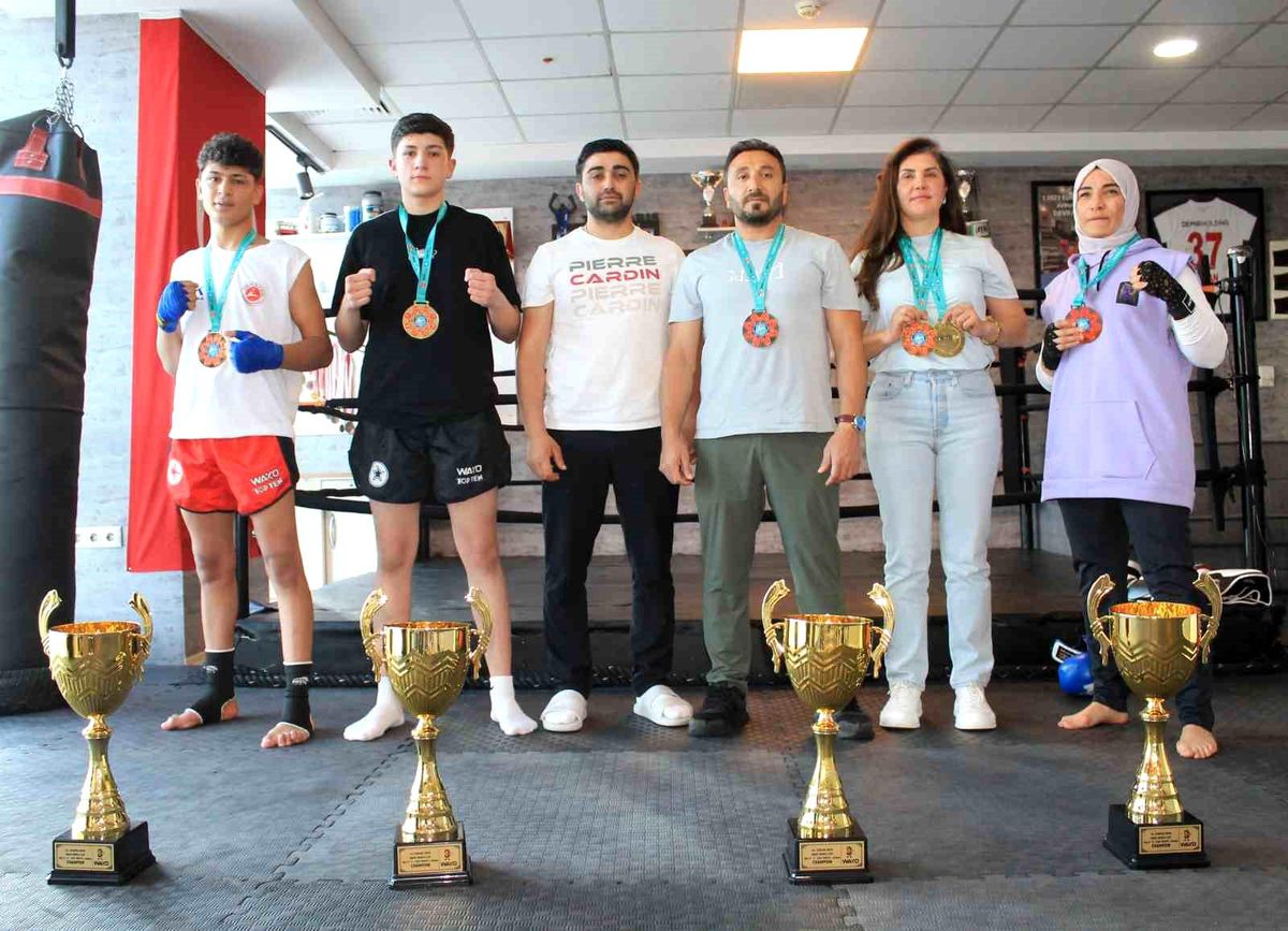 Sivaslı Sporcular WAKO Dünya Kupası’nda Başarı Elde Etti