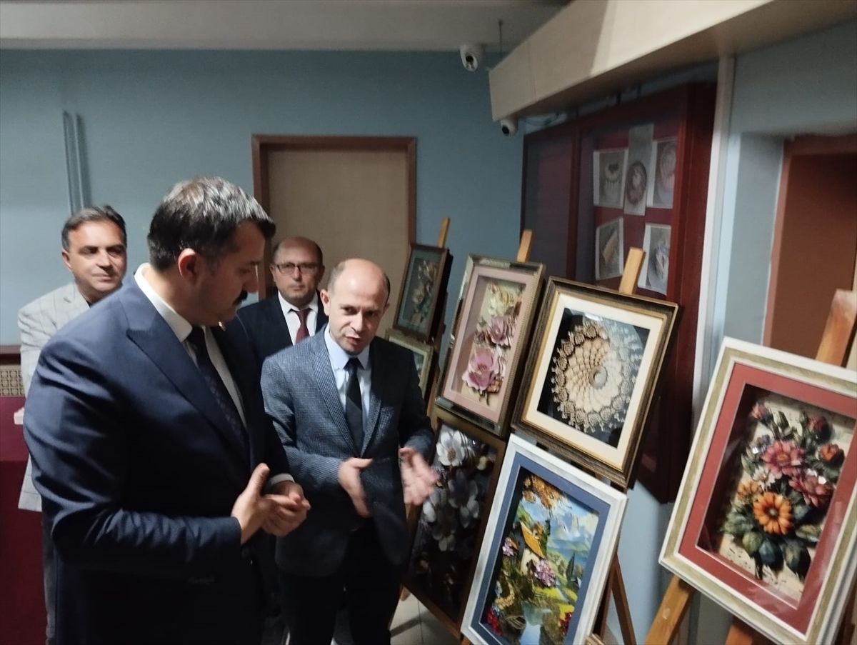 Suşehri’nde Hayat Boyu Öğrenme Haftası Sergisi
