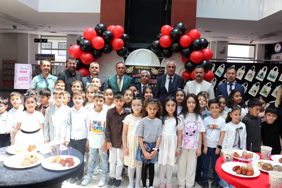 Tatvan’da Minik Sanatçılar Sergi Açtı