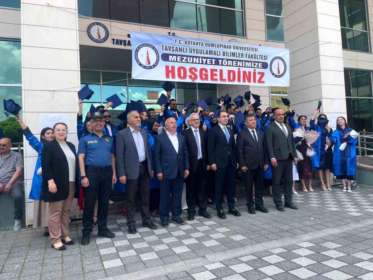 Tavşanlı TUBİF’te görkemli mezuniyet