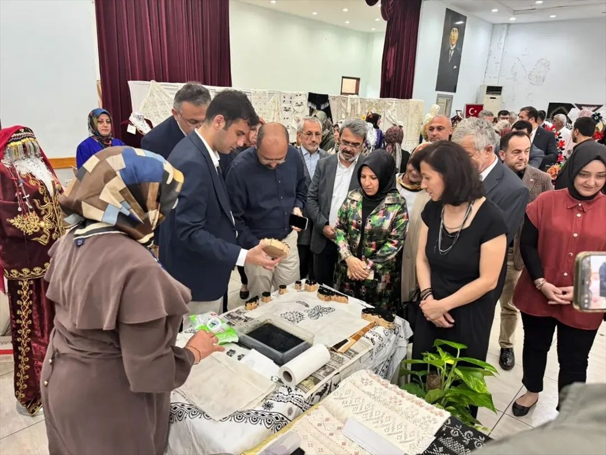 Tosya’da Hayat Boyu Öğrenme Haftası Sergisi