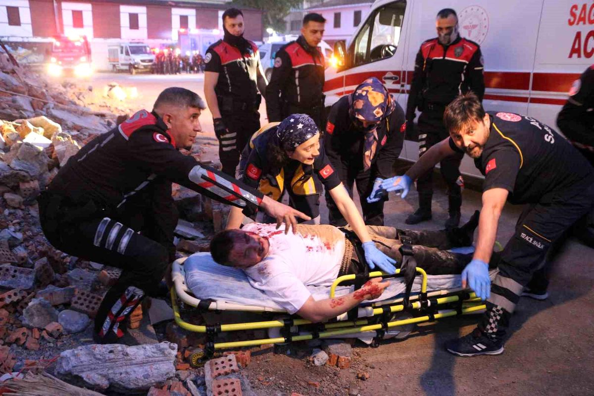 Trabzon’da deprem tatbikatı gerçeğini aratmadı