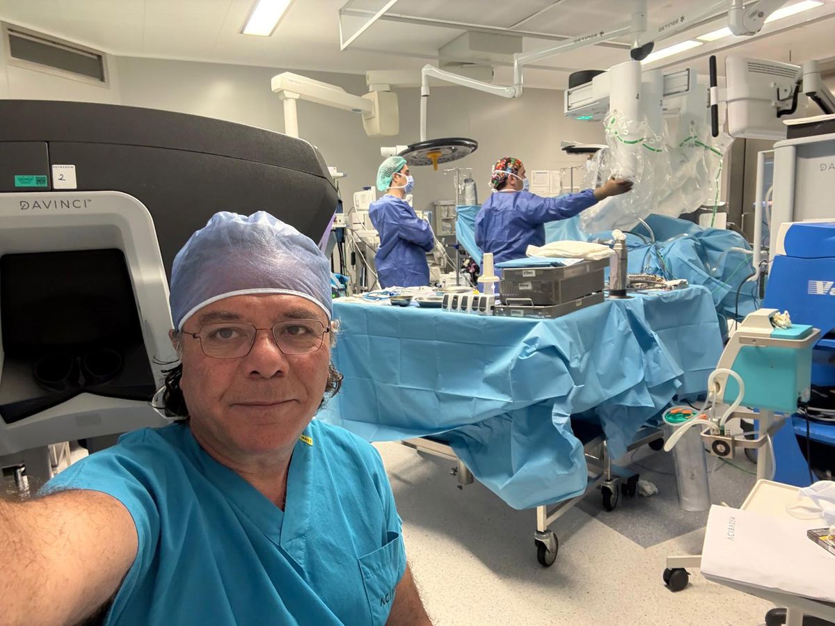 Prof. Dr. Oktar Asoğlu İngiltere’de Canlı Ameliyat Yapacak