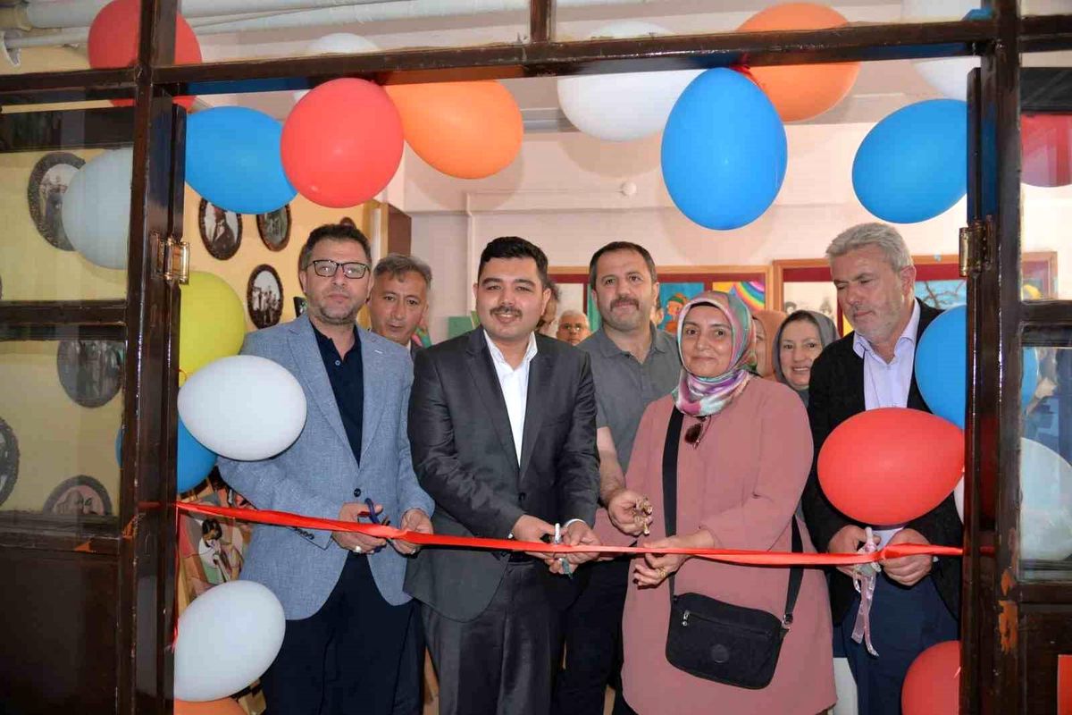 Türkeli’de kursiyerlerin bir yıllık emeği görücüye çıktı