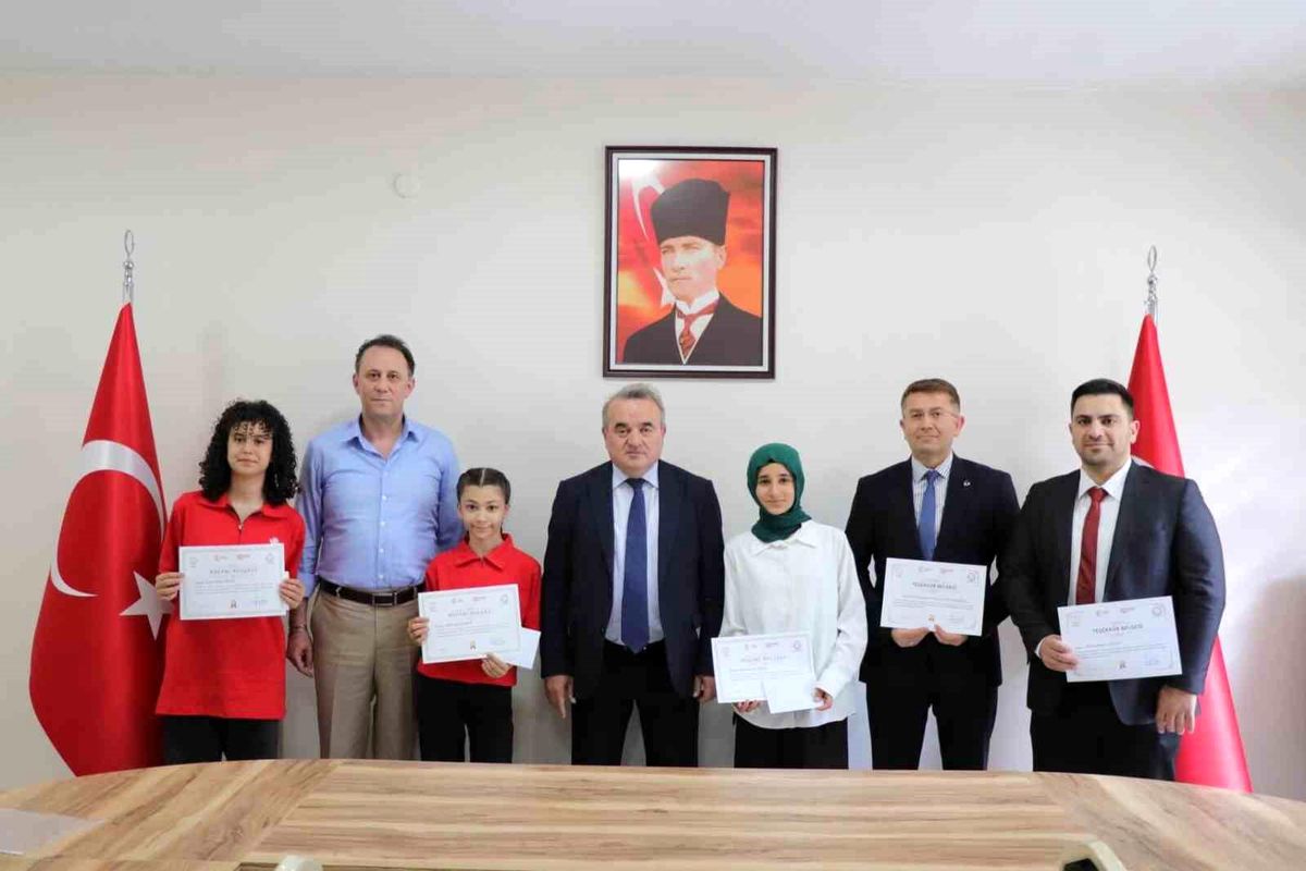 Bozüyük’te Öğrencilere Başarı Belgeleri