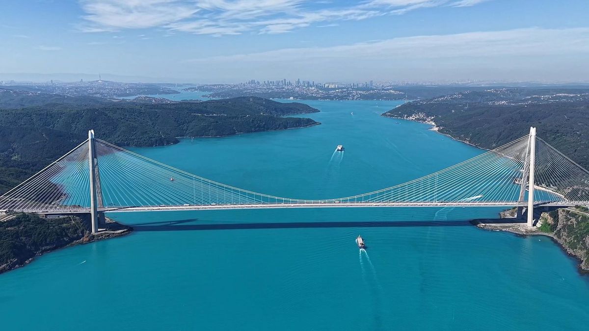 İstanbul Boğazı’nda Yunus Şöleni