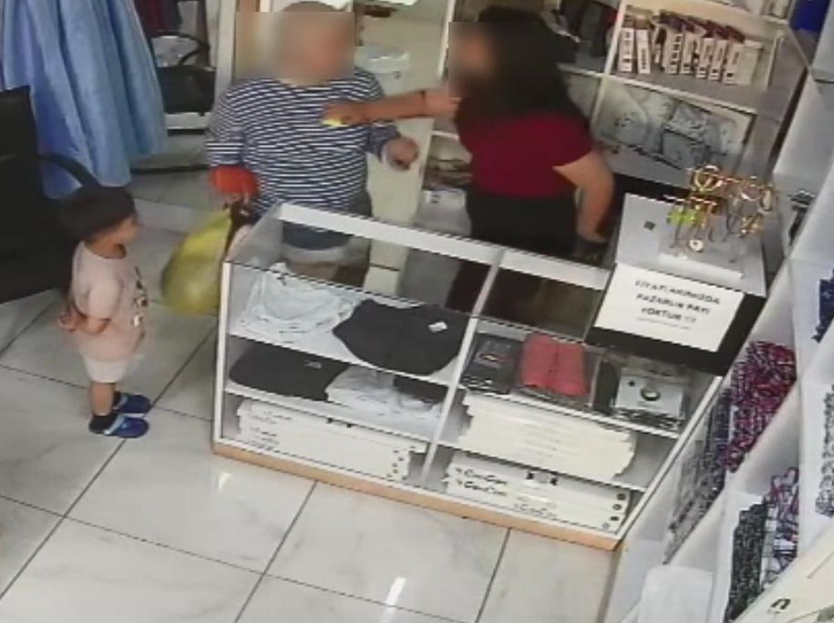 Terzi ücreti kavgası: Müşteri kızı darbetti