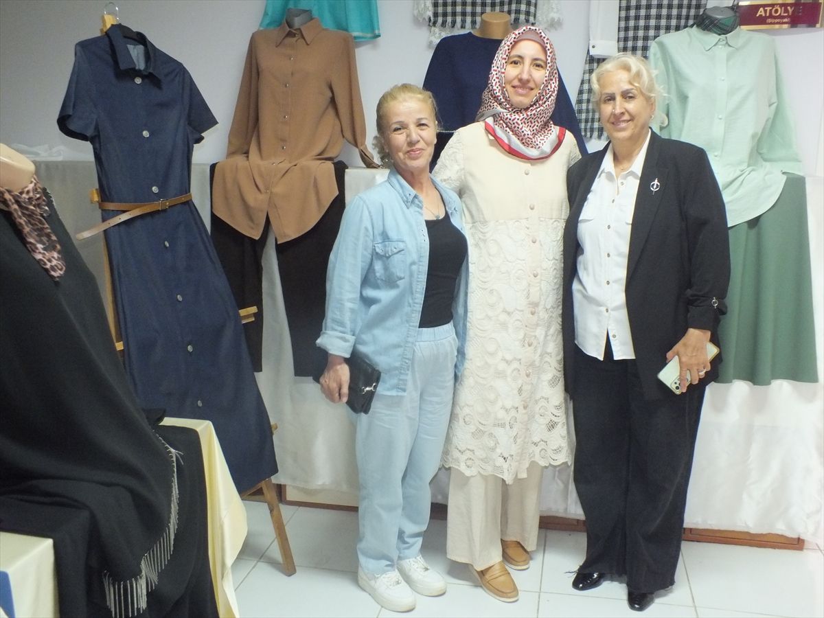 Ulaş’ta Kadın Giyim ve El Sanatları Sergisi Açıldı