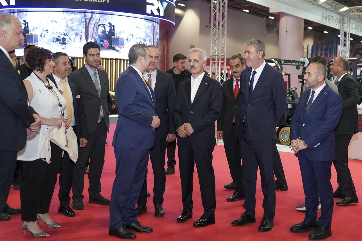 Bakan Uraloğlu KOMATEK 2026’yı Ziyaret Etti