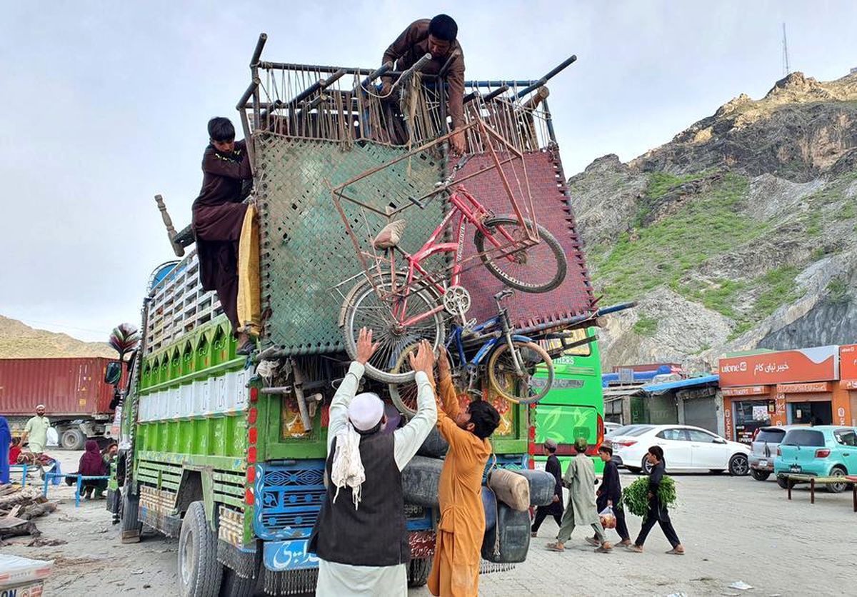 Afganistan’a Dönüşler Artıyor