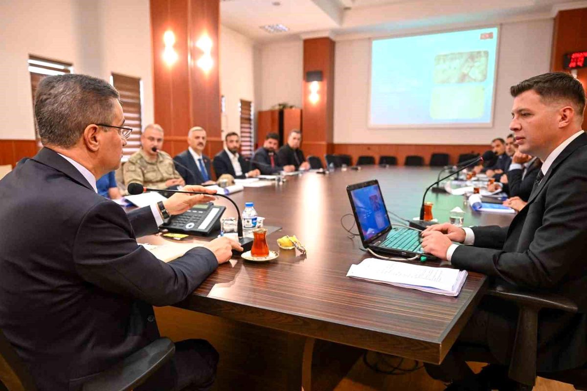 Vali Baruş Palandöken’i Ziyaret Etti
