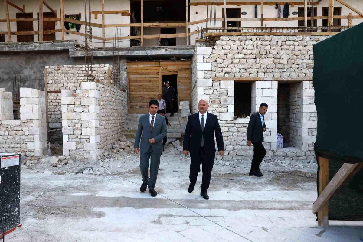 Tarihi Tuz Hanı’nda Restorasyon İncelemesi