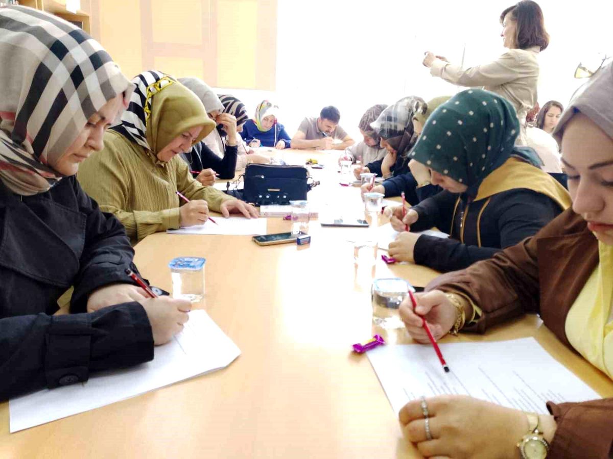 Çorum’da Veliler Sınav Heyecanını Yaşadı