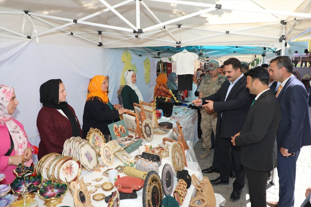 Viranşehir’de Yıl Sonu Sergisi Düzenlendi