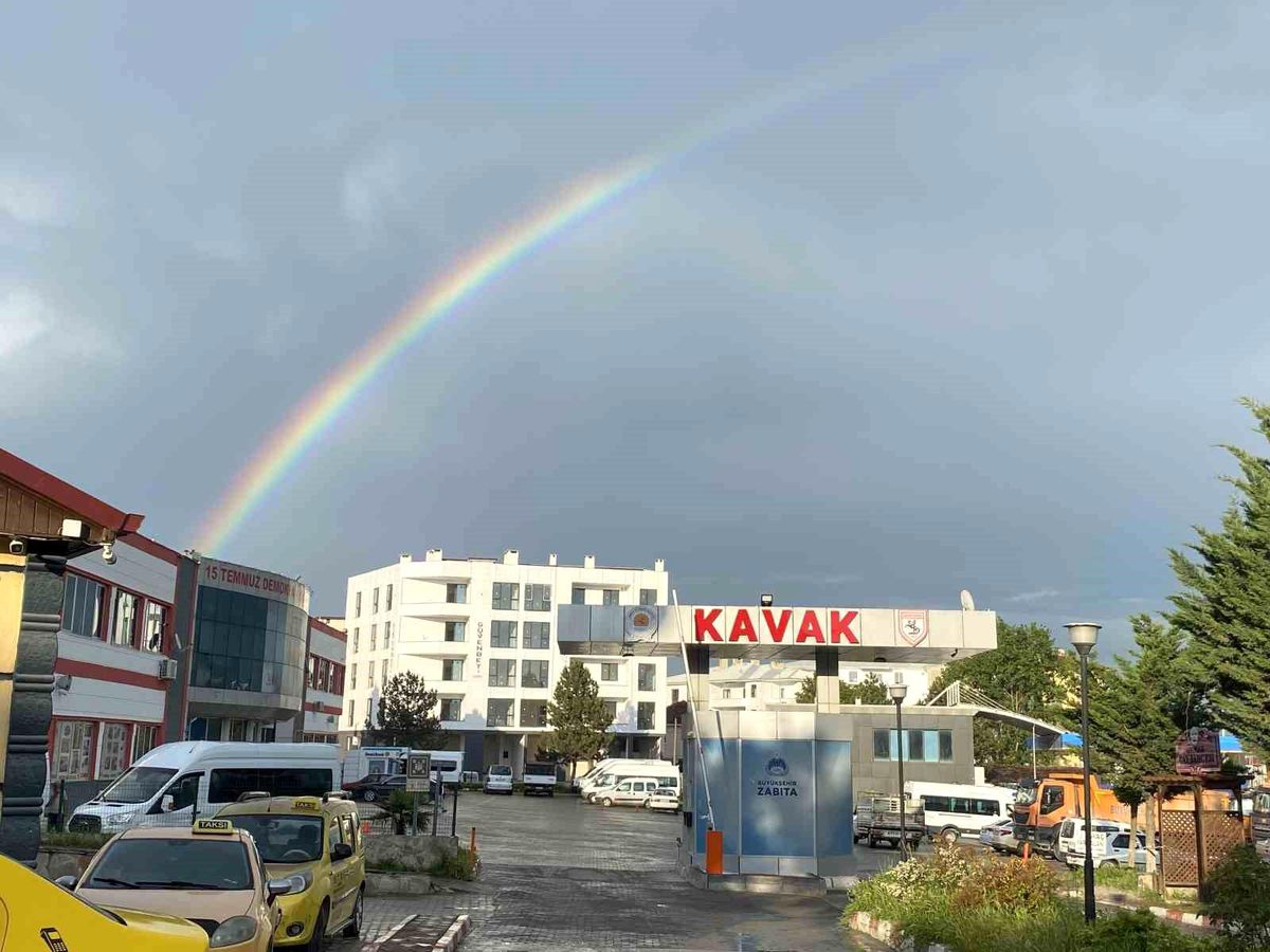 Kavak’ta Gökkuşağı Görsel Şölen Sunuyor