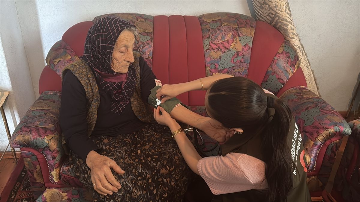 Emirdağ’da Yaşlılar İçin Telsiz Desteği