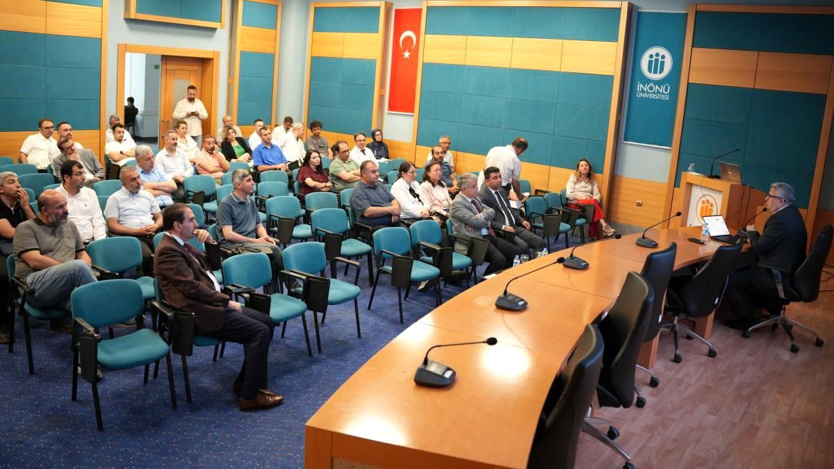 İnönü Üniversitesi’nde Yönetici Eğitim Programı Devam Ediyor