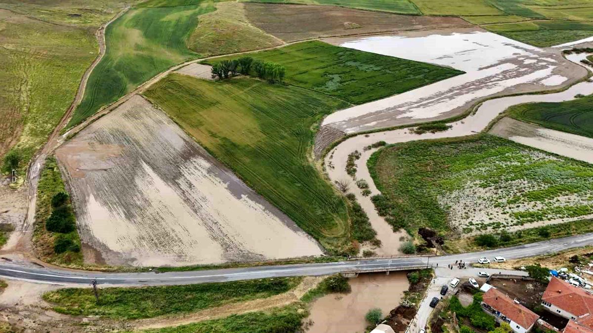 Yozgat’ta Dolu ve Sel Tarım Arazilerini Vurdu