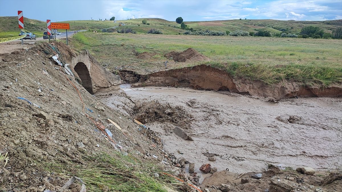 Yozgat’ta Dolu Zararını İnceleyen Vali Özkan