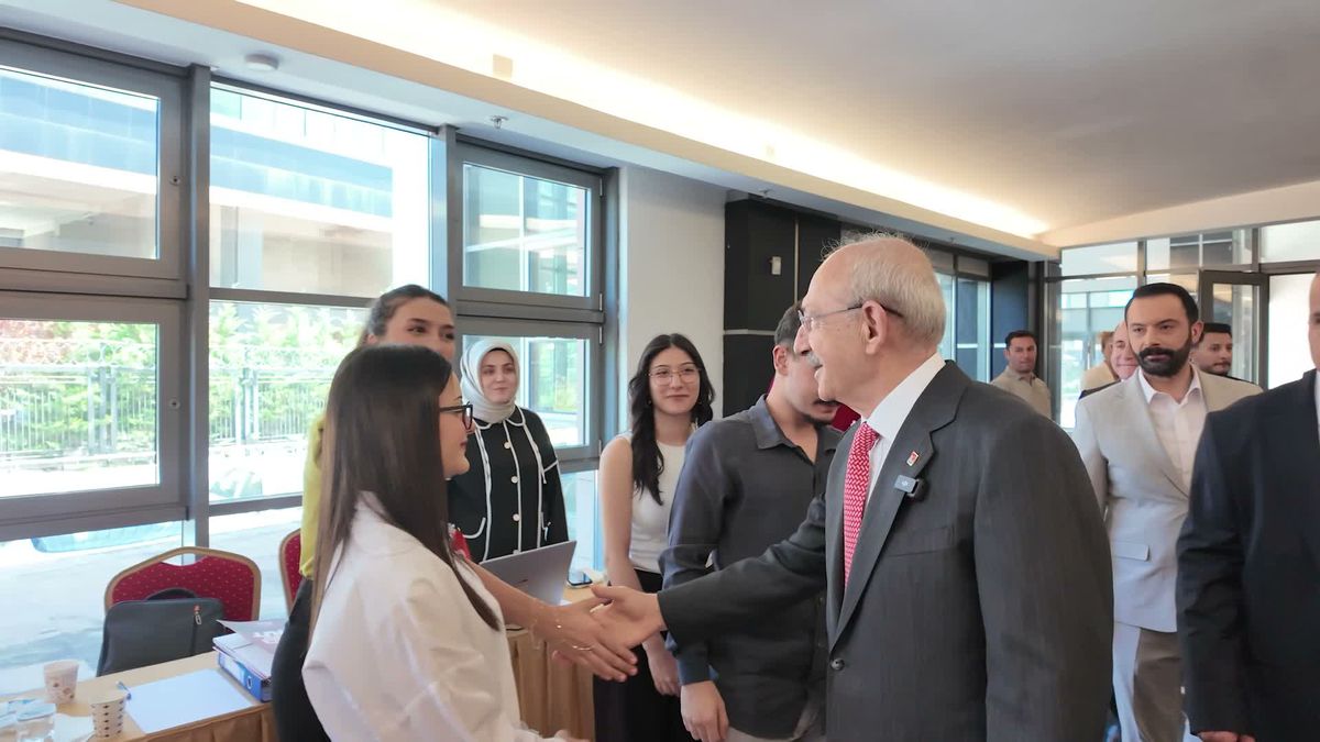 Kılıçdaroğlu Üniversitesi Tercih Merkezi’ni Ziyaret Etti