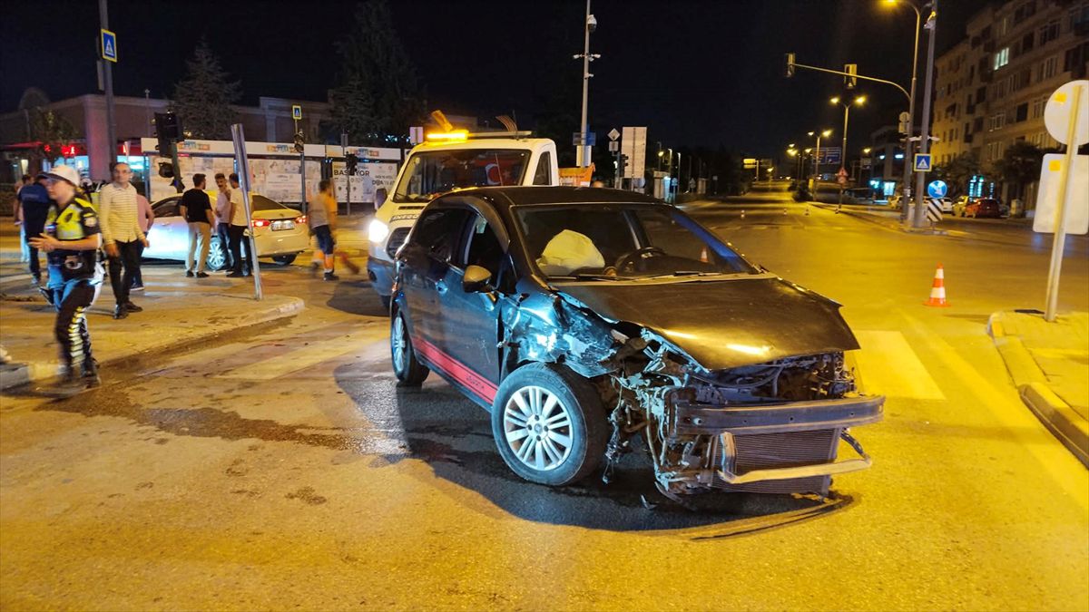 İnegöl’de Trafik Kazası: 7 Yaralı