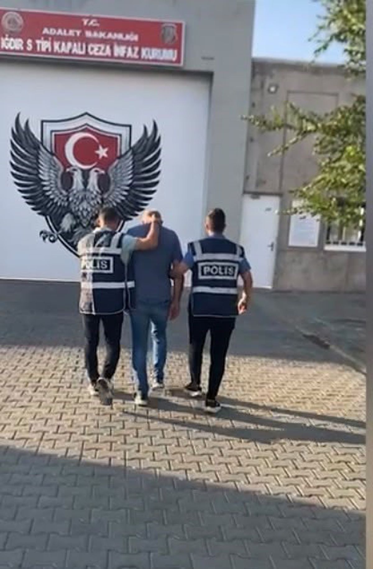 Iğdır’da Hırsızlıkla Aranan Şahıs Yakalandı