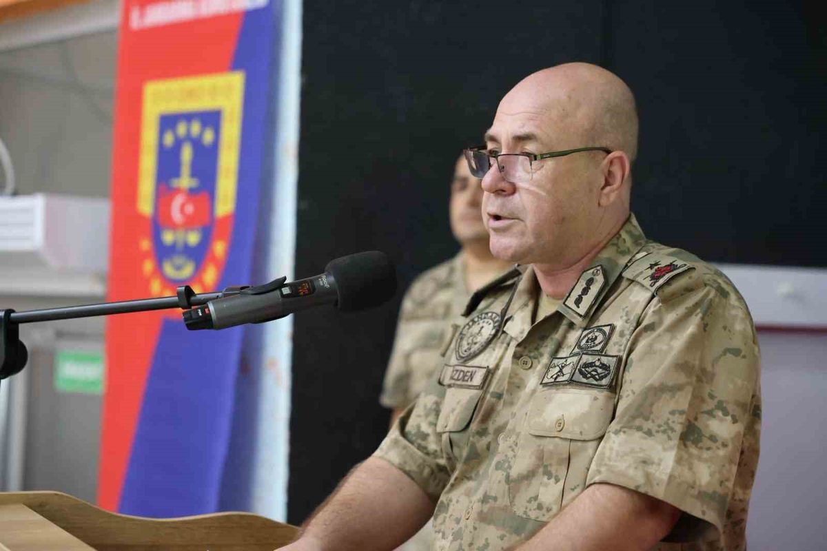 Jandarma Personeline Rütbe Terfi Töreni