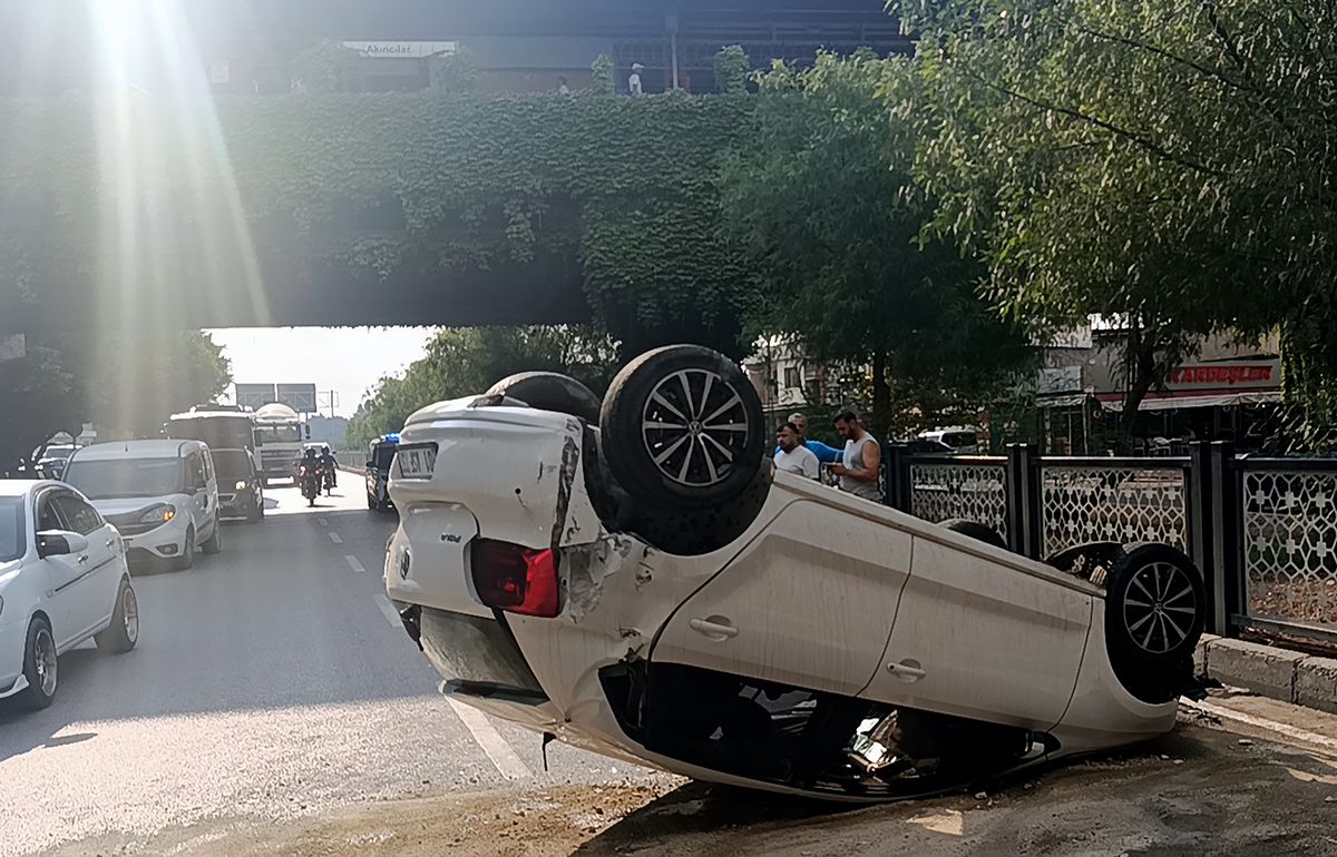 Adana’da Köprüden Düşen Otomobilde Sürücü Yaralandı