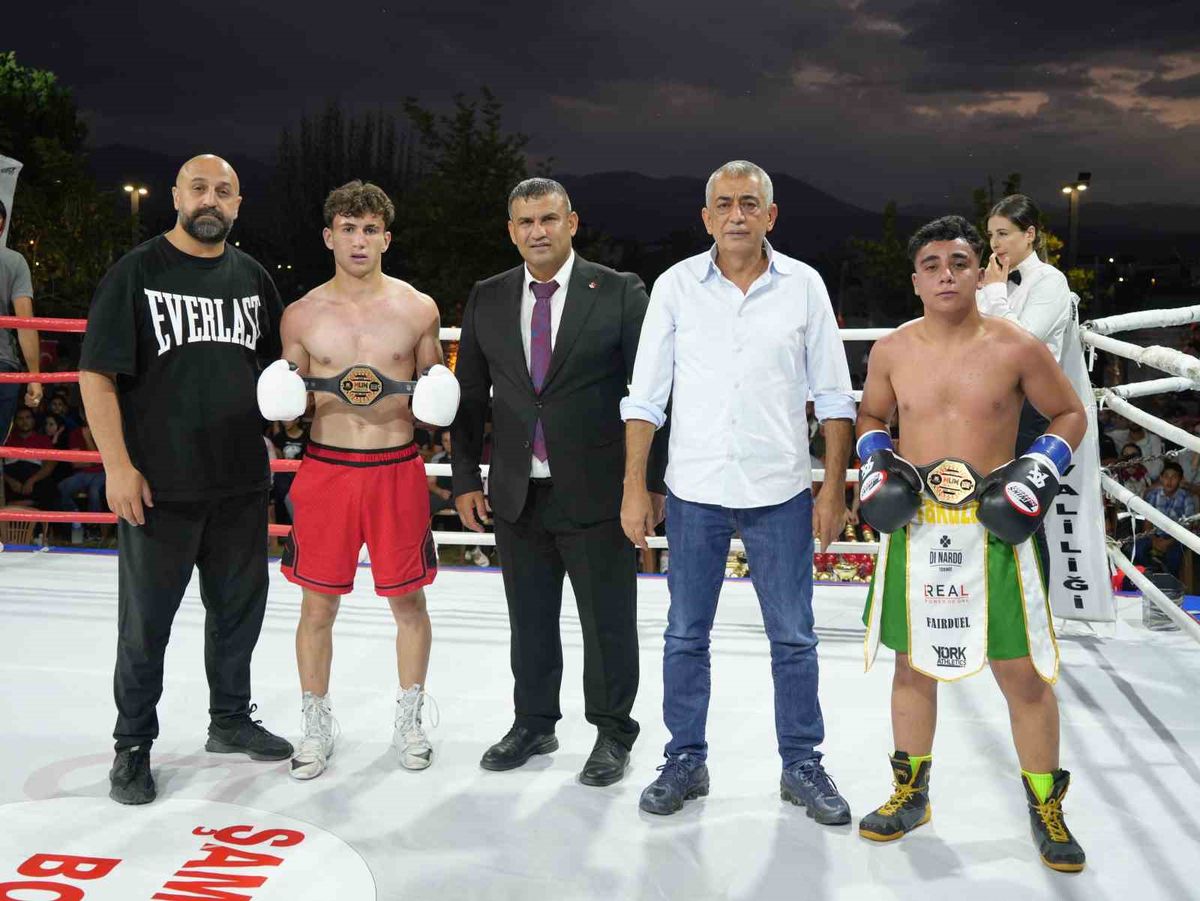 Iğdır’da 4 ülkeden sporcuları buluşturan şampiyon boks gecesinde 13 müsabaka yapıldı