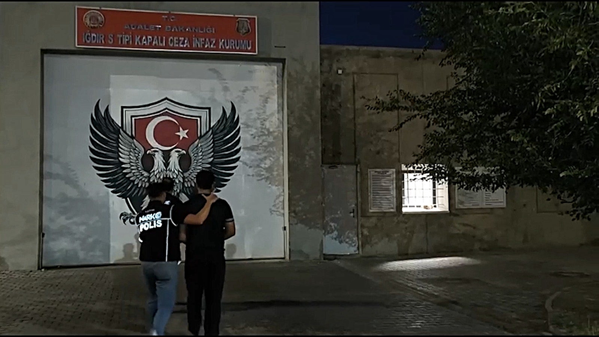 Iğdır’da tırda uyuşturucu operasyonu, 3 şüpheliden 2’si tutuklandı