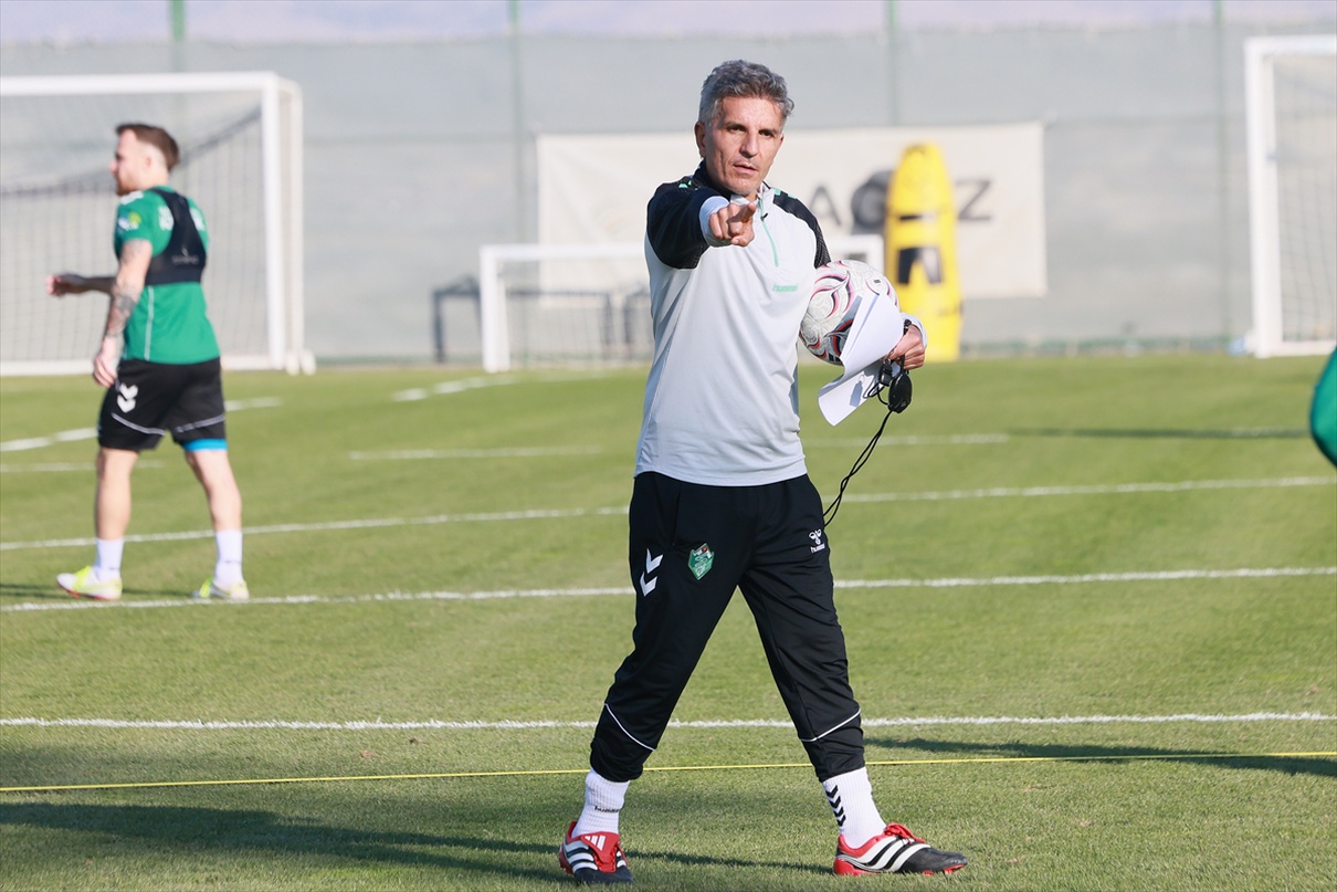 Iğdır FK, Bandırmaspor deplasmanı öncesi Kenan Koçak yönetiminde çift kale maç yaptı