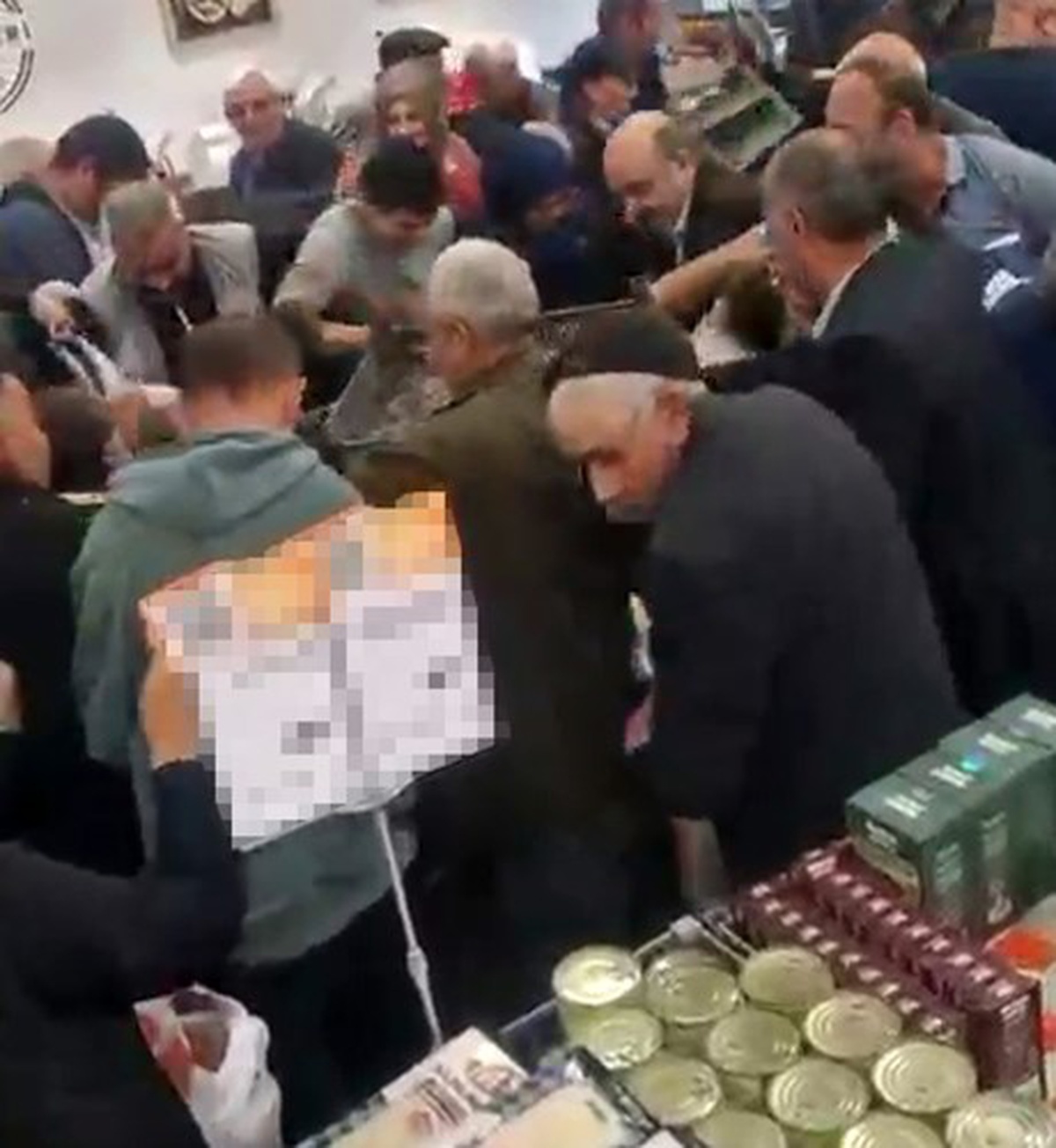 Palamudun fiyatı 100 TL’den 40 TL’ye düşünce Iğdır’da markette izdiham çıktı