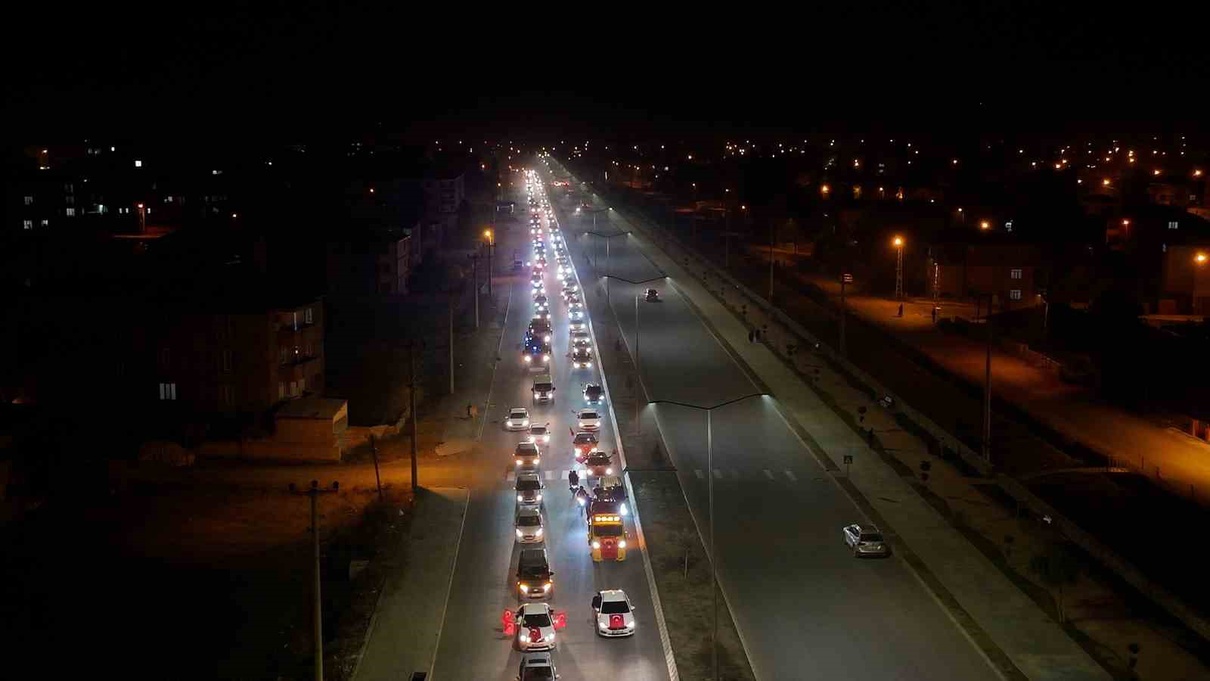 Iğdır’da Cumhuriyet Bayramı konvoyu vatandaş ilgisiyle yaklaşık 1000 araca ulaştı