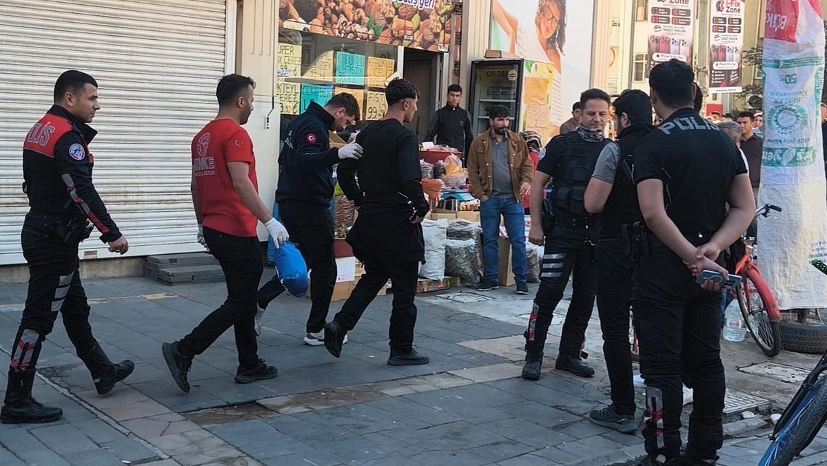 Iğdır’da mağazada başlayan tartışma sokakta saldırıya dönüştü: Genç, 7 kişilik grubun hedefi oldu