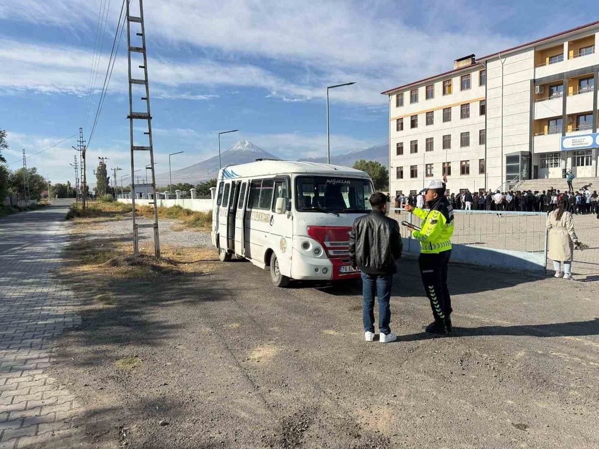 Iğdır’da bin 217 öğrenciye trafik kuralları ve güvenli yolculuk eğitimi verildi