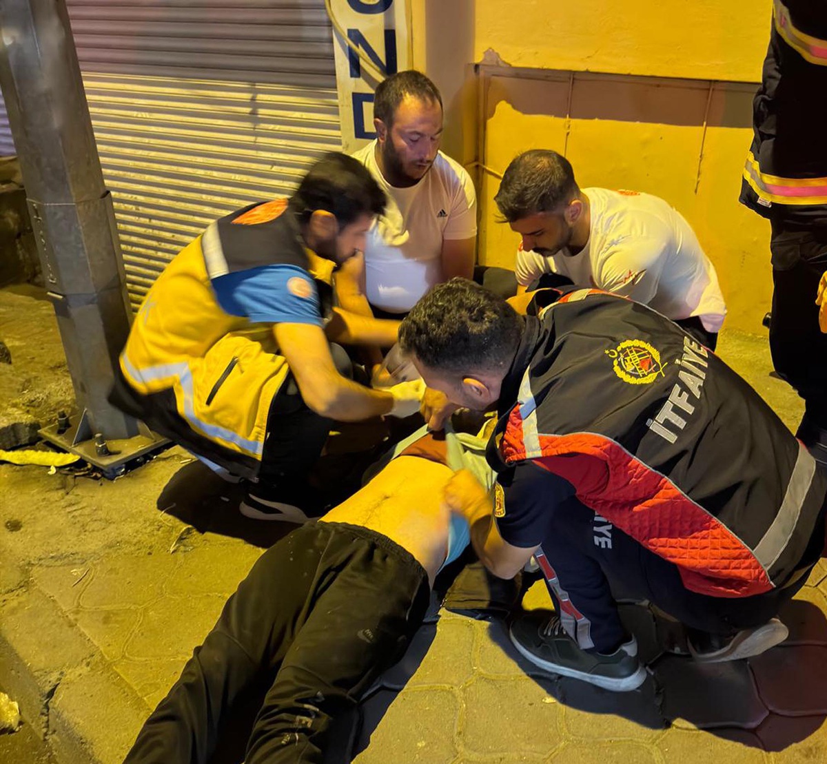 Iğdır’da korkuluklara sıkışan engelli kişiyi itfaiye kurtardı, kimliği bulunamadı