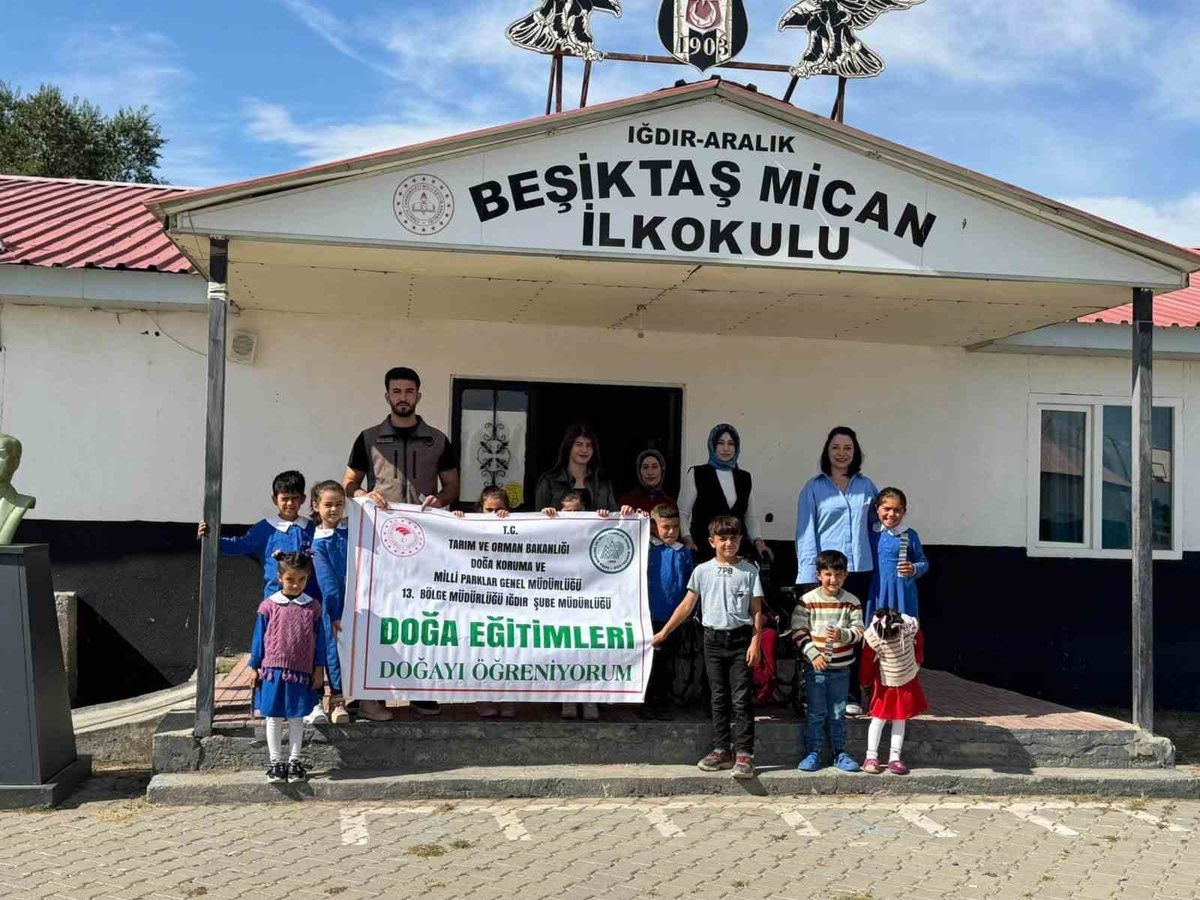 Iğdır Doğa Koruma ekipleri ilkokul öğrencilerine biyokaçakçılık eğitimi verdi