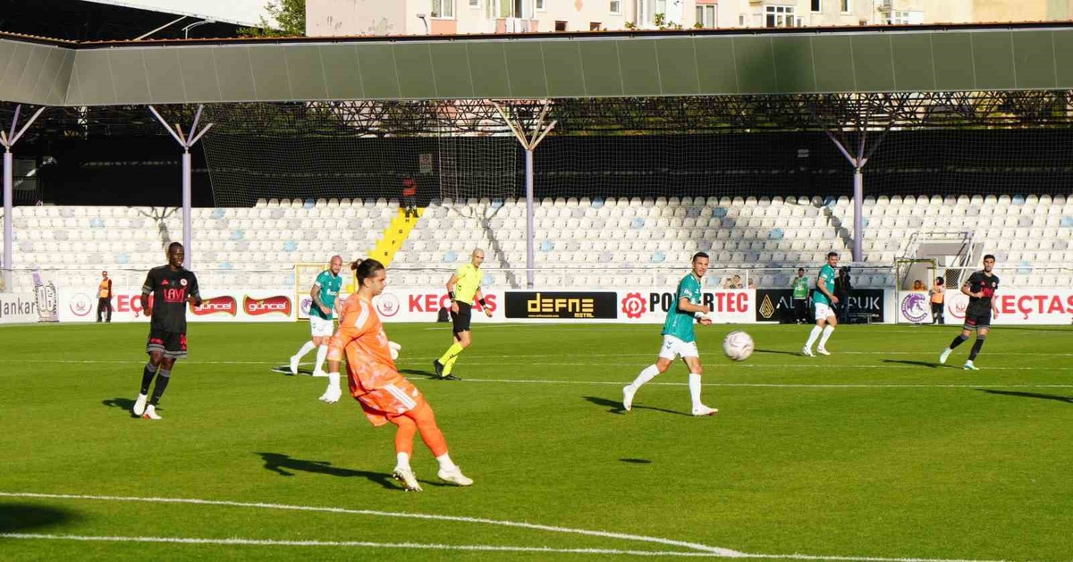 1. Lig’de Batman Petrolspor, Iğdır FK’ya 2-1 yenildi, Albayrak kırmızı kart gördü